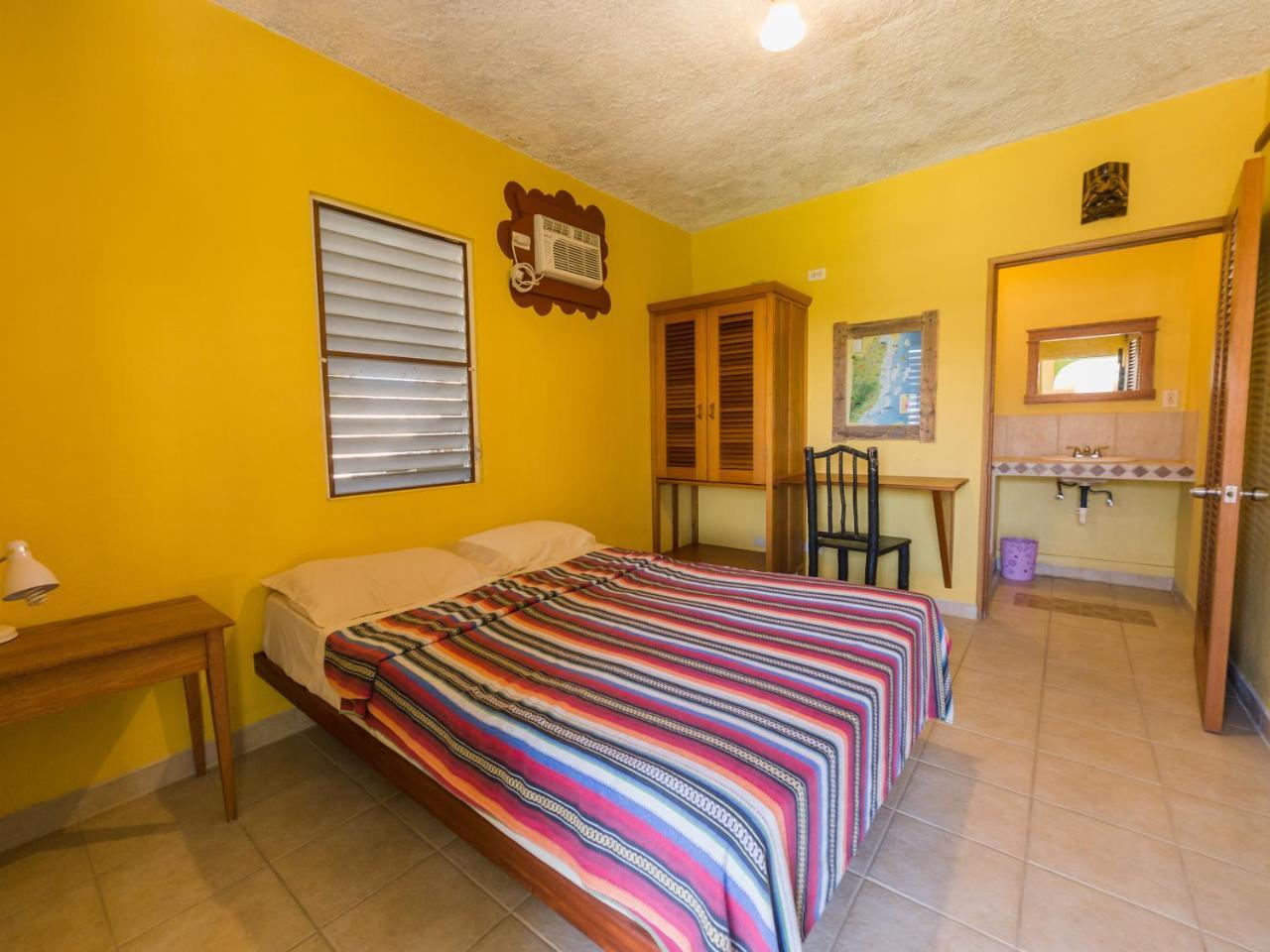 A Piece Of Ground Hostel Punta Gorda Ngoại thất bức ảnh