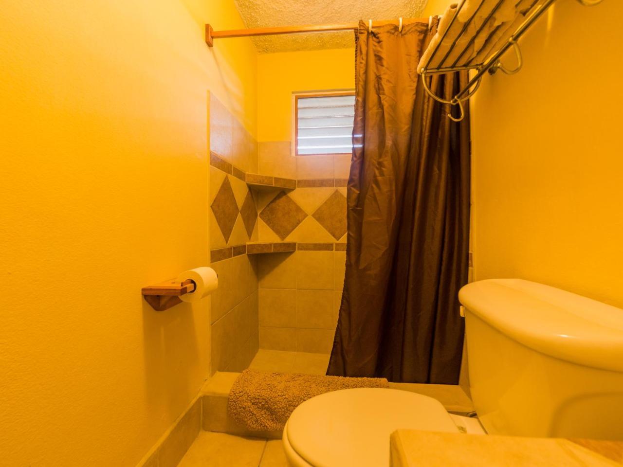 A Piece Of Ground Hostel Punta Gorda Ngoại thất bức ảnh