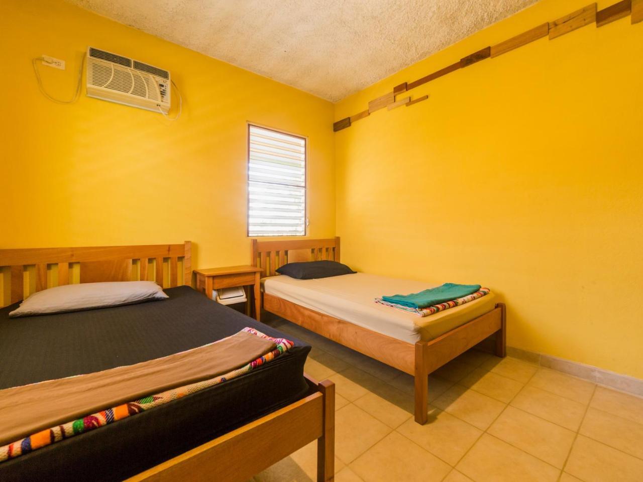A Piece Of Ground Hostel Punta Gorda Ngoại thất bức ảnh