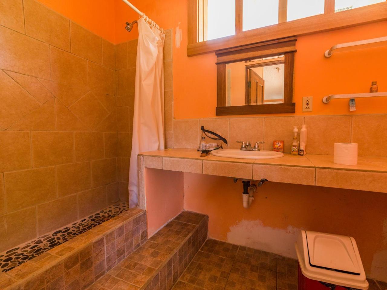 A Piece Of Ground Hostel Punta Gorda Ngoại thất bức ảnh