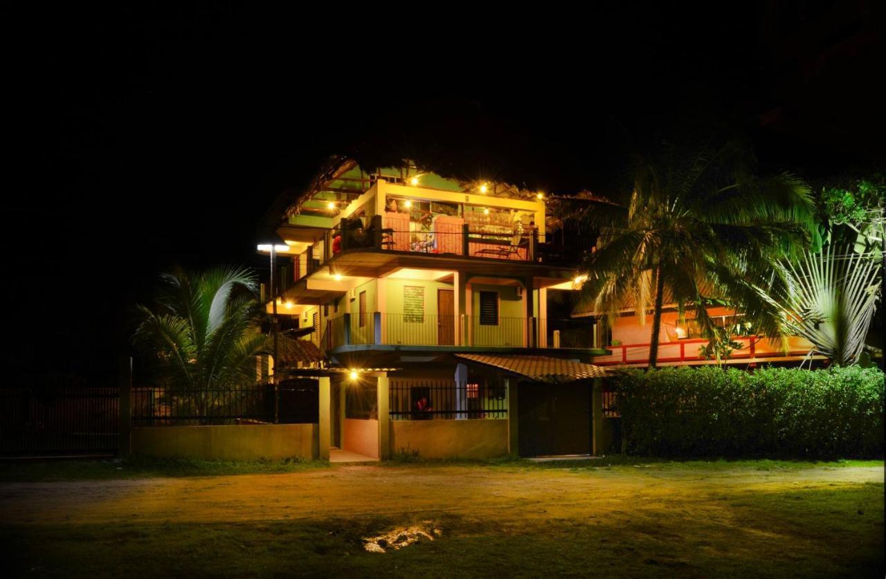 A Piece Of Ground Hostel Punta Gorda Ngoại thất bức ảnh